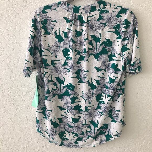SJS Petite Womens Green White Floral Short Sleeve Tee Blouse Shirt NEW XL Petite - Picture 2 of 7
